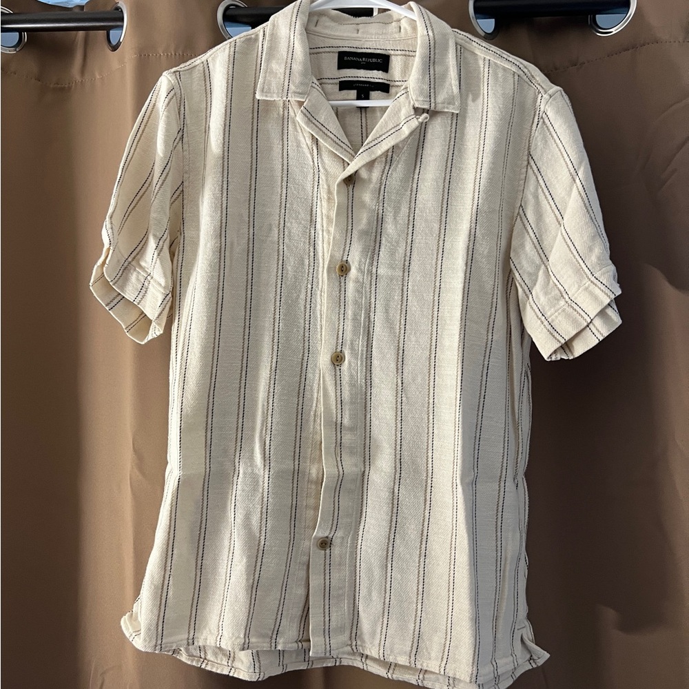 Men’s Banana Republic Linen-Cotton Stripe Button Up in Size S, Standard Fit